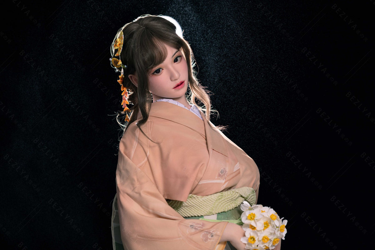 Bambola del sesso Helianthus (Bezlya Doll 162 cm Coppa C 2.2U Silicone)