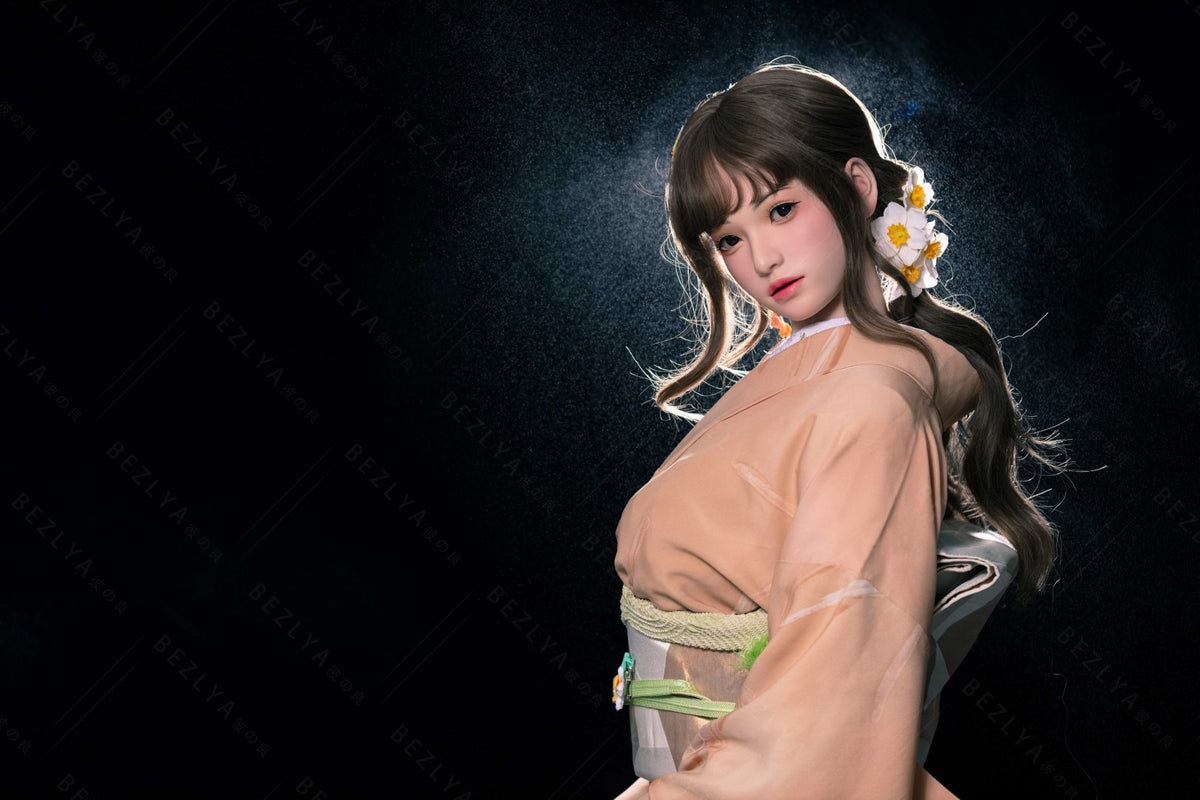 Bambola del sesso Helianthus (Bezlya Doll 162 cm Coppa C 2.2U Silicone)