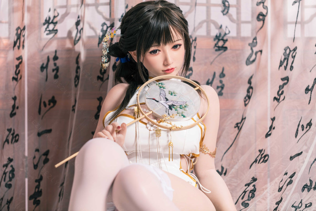 Bambola del sesso platycodon (Bezlya Doll 155 cm Coppa E 2.2CF Silicone)