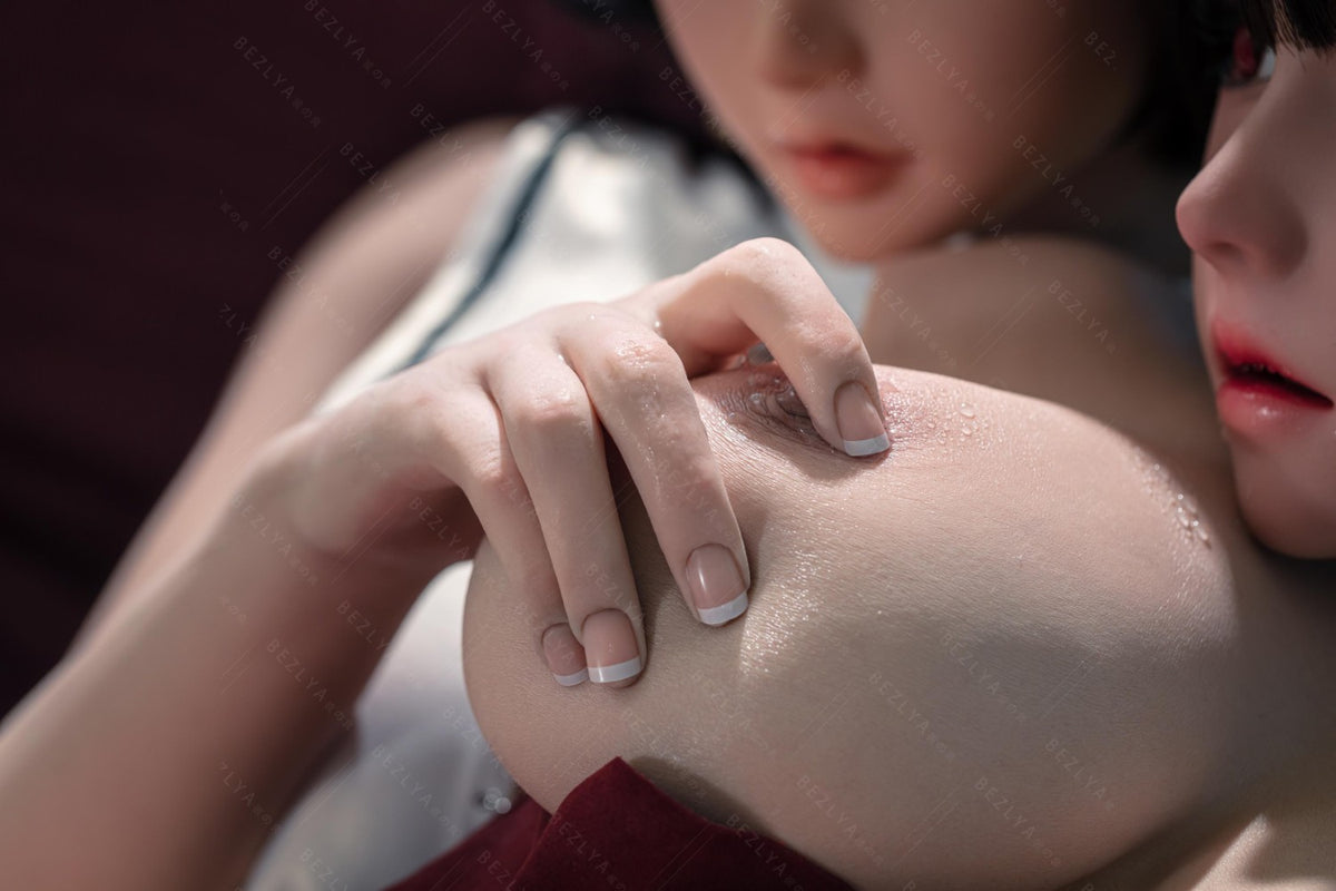 Bambola del sesso alla vaniglia (Bezlya Doll 155 cm Coppa E 2.2CF Silicone)