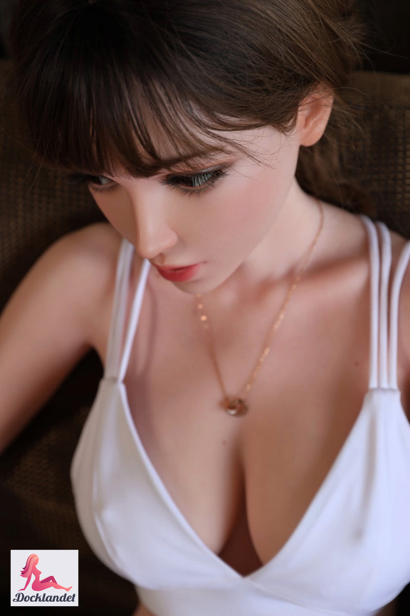Sex doll Elina Model 9 (Gynoid Doll 150cm D-cup silicone)