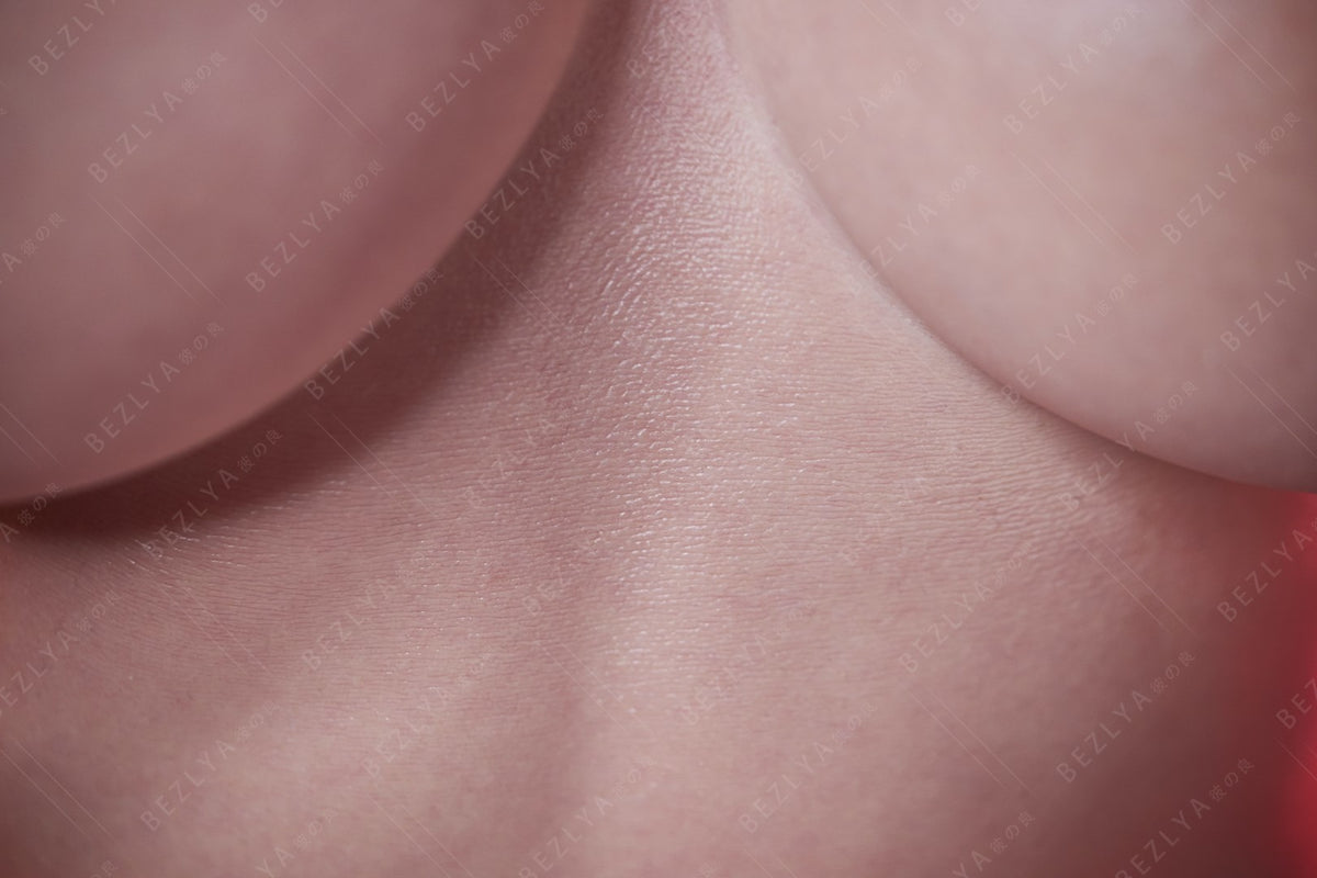 Bambola del sesso con torso campanula (Bezlya Doll 98 cm Coppa C 2.2U Silicone)