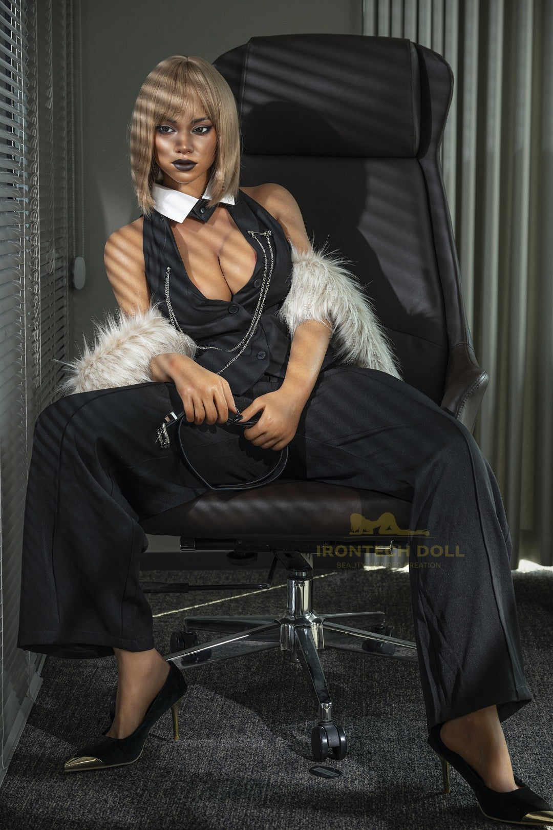 Tyra bambola del sesso (Irontech Doll 164 cm Coppa E S55 Silicone)