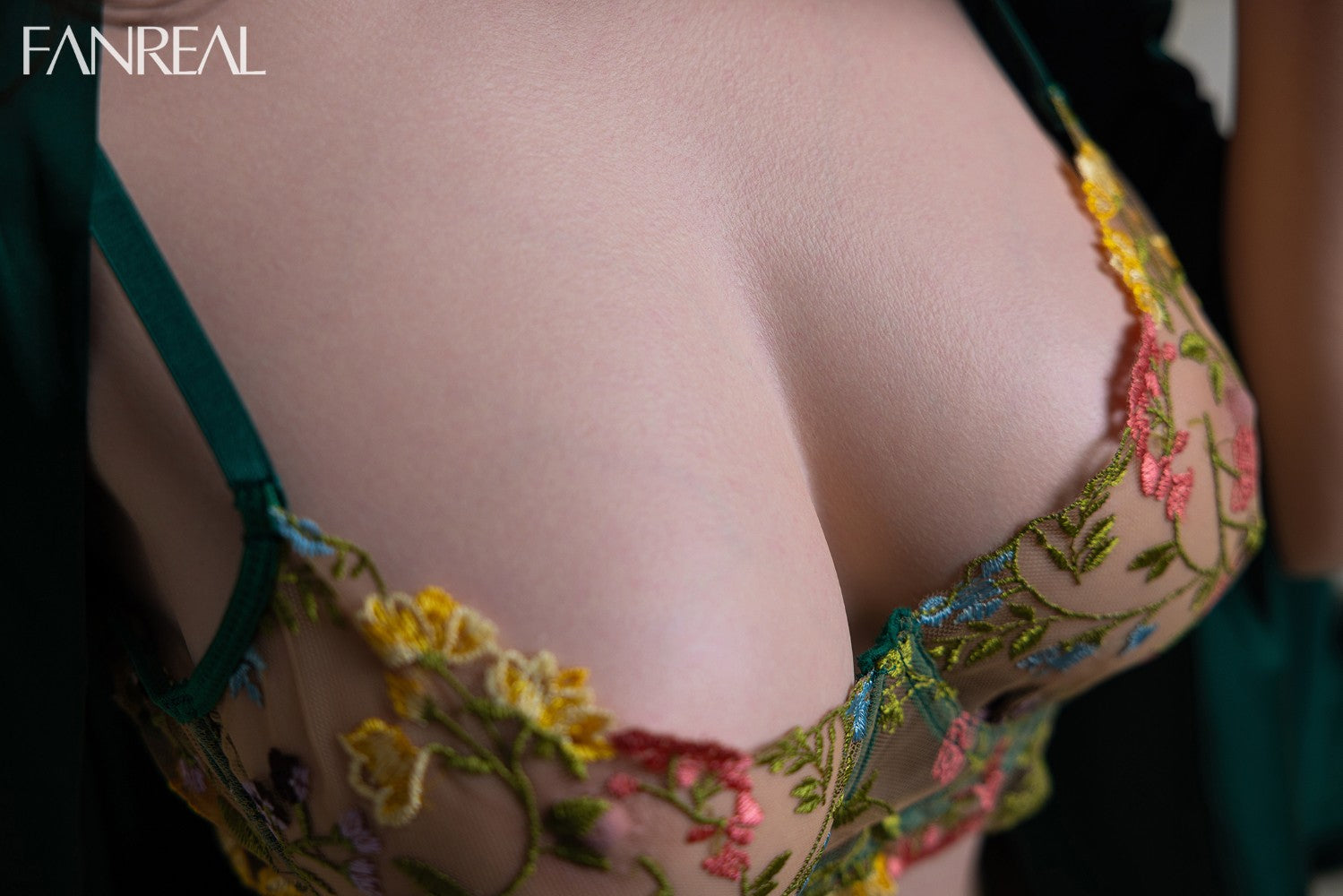 Gina Sex doll (FanReal Doll 155cm F-cup RST silicone)