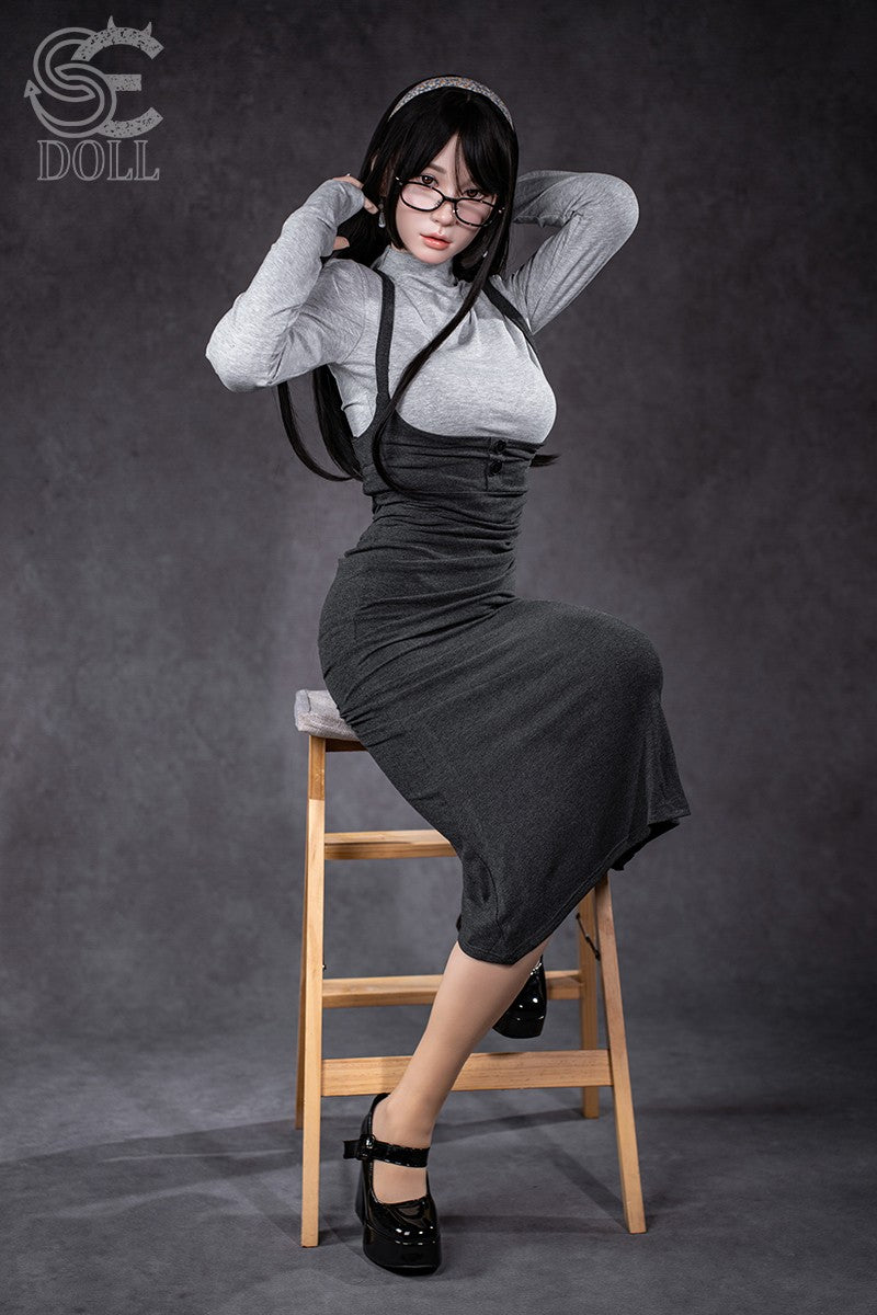 Hinata.Una bambola del sesso (SEDoll Coppa A da 153 cm n. 164SC RST silicone)